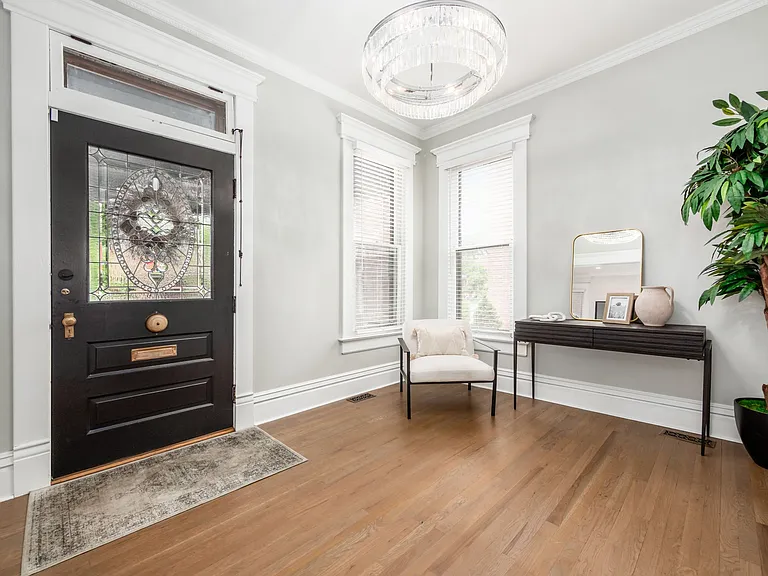 926 City Park Ave — Photo 4