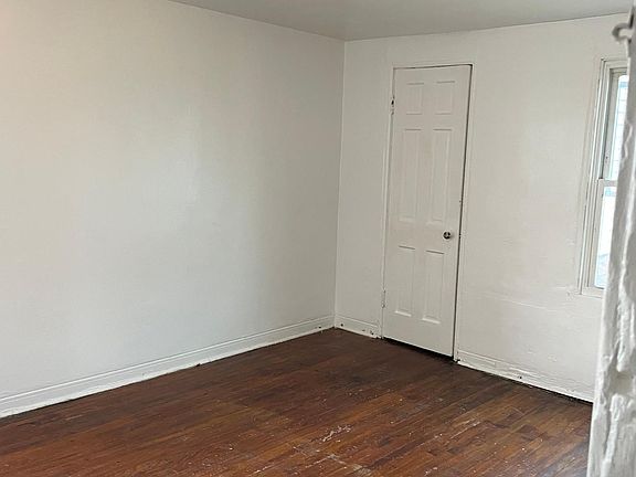 3rd image of 358 Millicent Ave #358