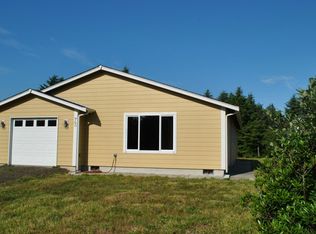 766 Island Cir SE, Ocean Shores, WA 98569