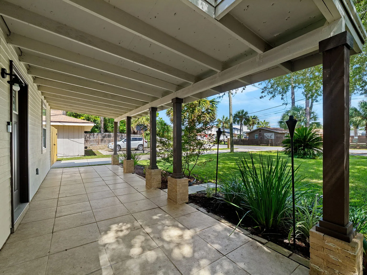 2 bed, 936 sqft, $2,450 — Photo 2