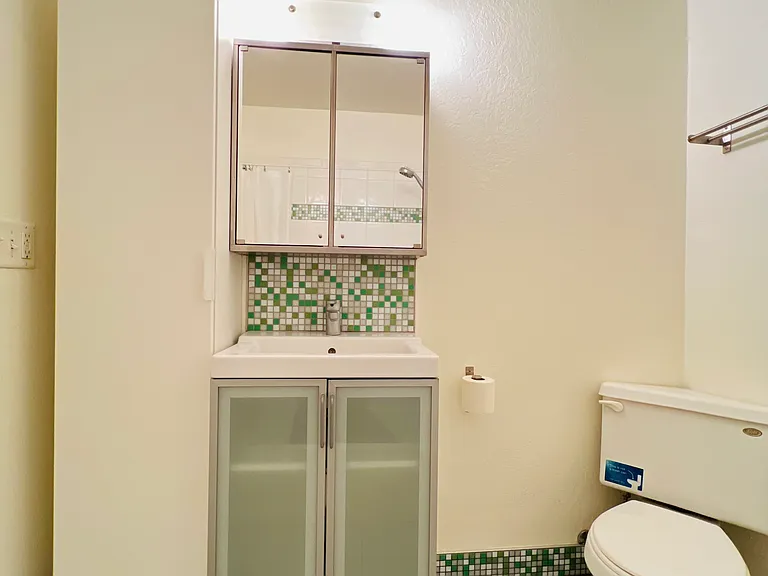 2326 W Thurman St — Photo 13