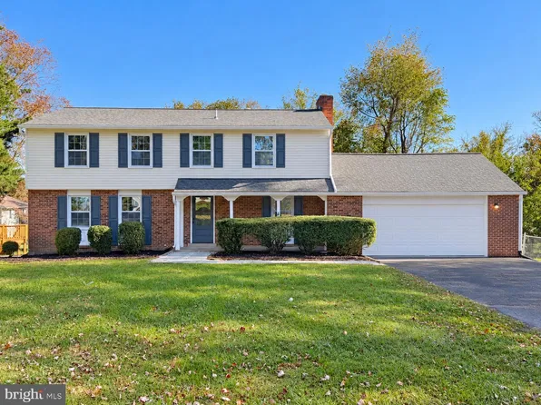 6579 Lancaster Dr, Warrenton, VA 20187