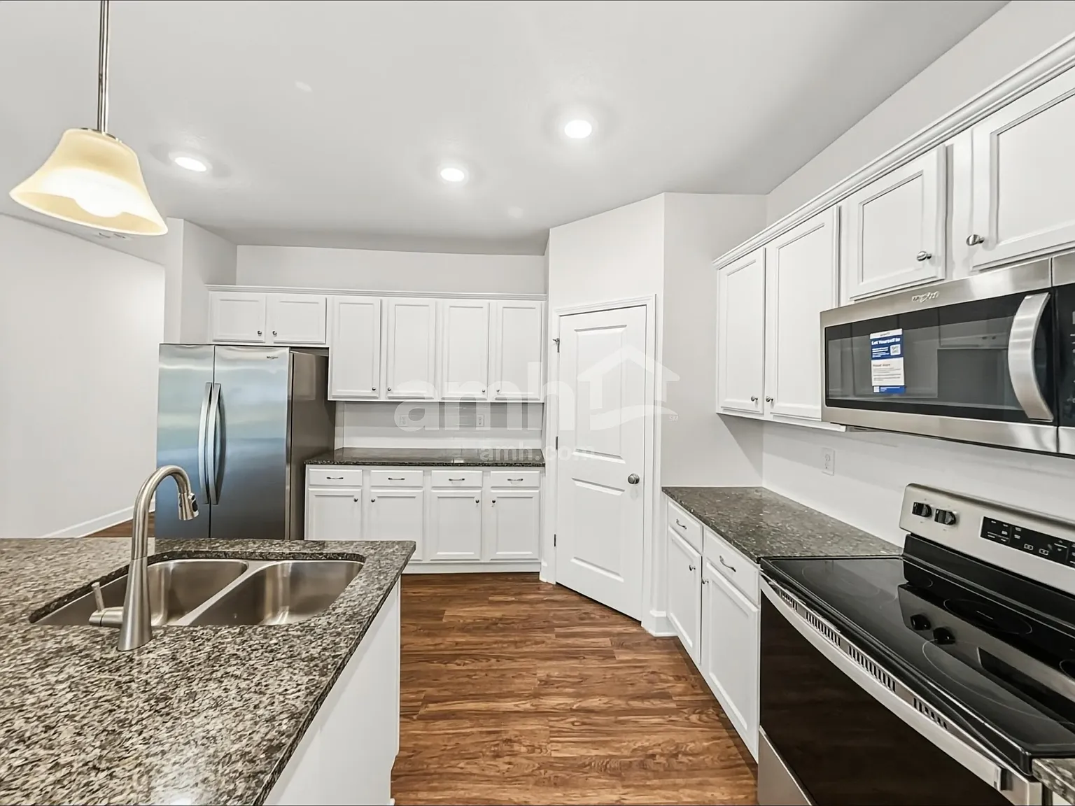 5 bed, 3.0 bath, 2227 sqft, $2,855 — Photo 4