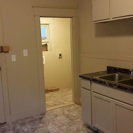 5th image of 2628 Spruce Ave