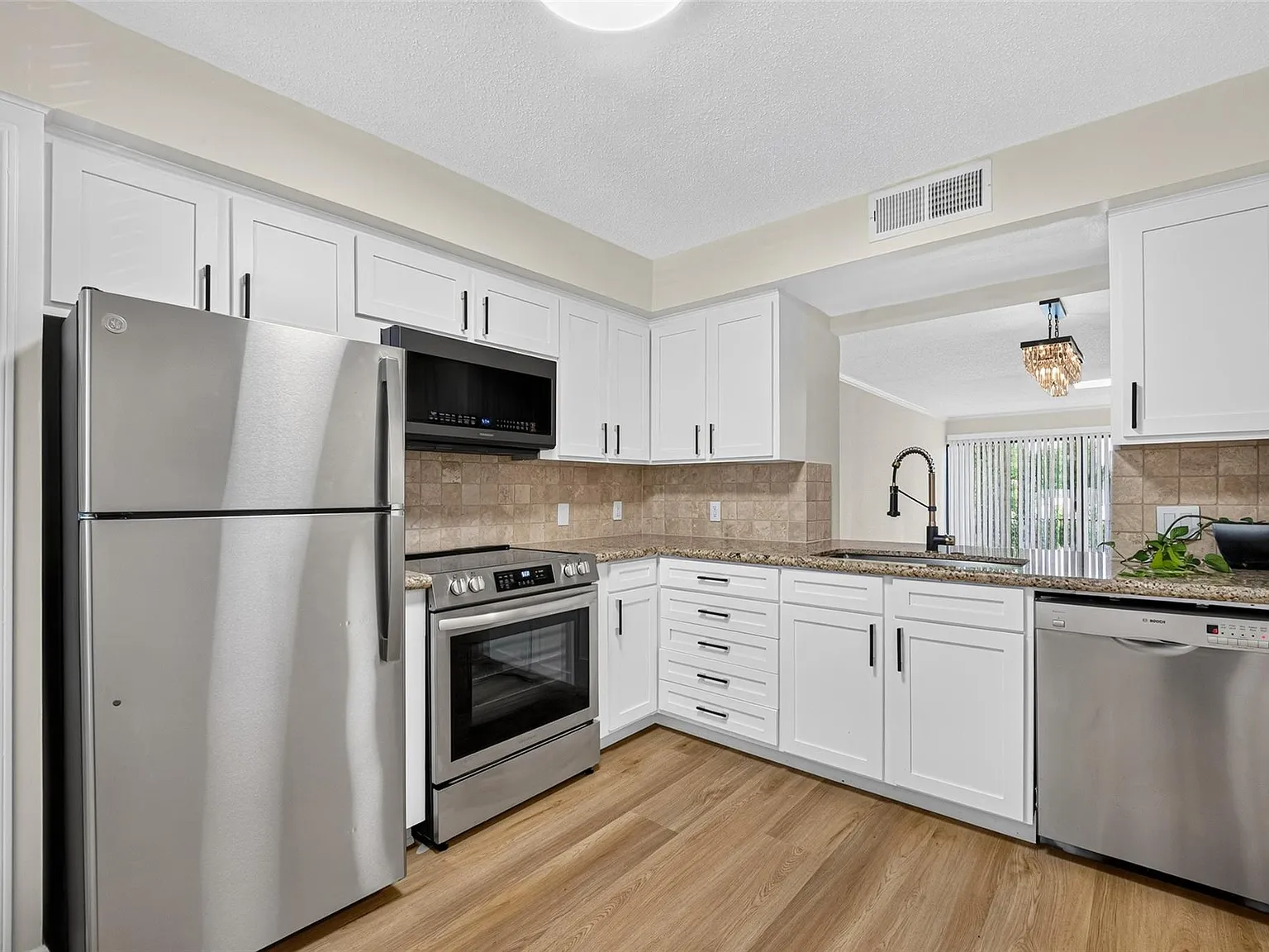 2 bed, 1.5 bath, 1116 sqft, $1,850 — Photo 1