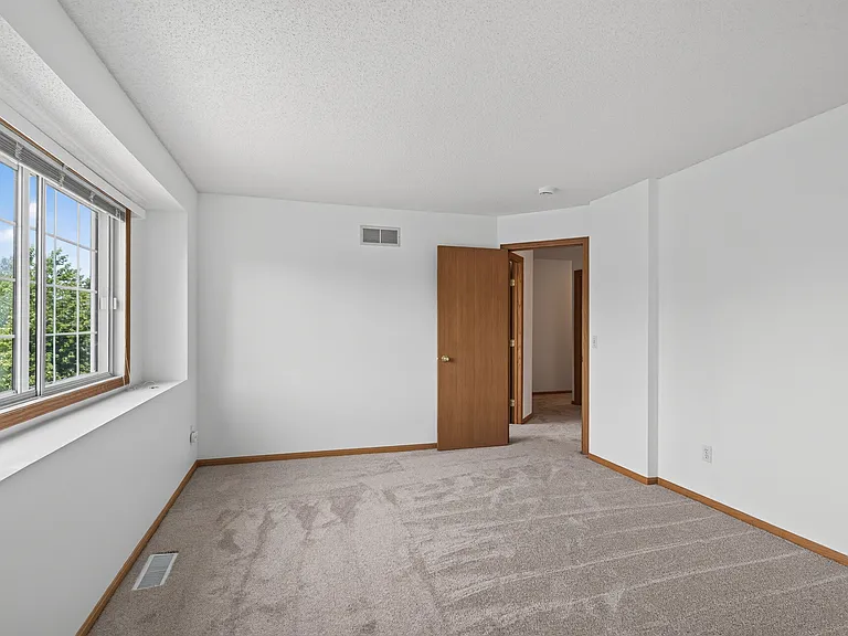 11208 Providence Ln — Photo 12