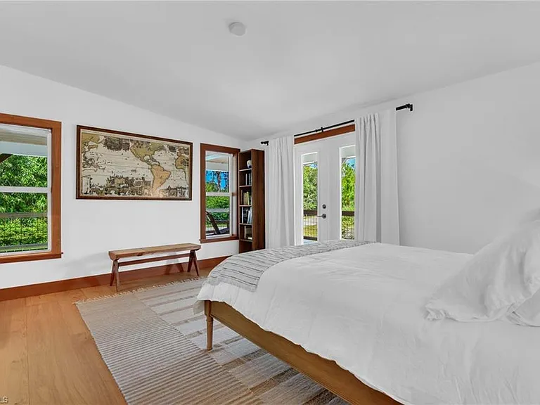 828 Sanctuary Rd — Photo 18