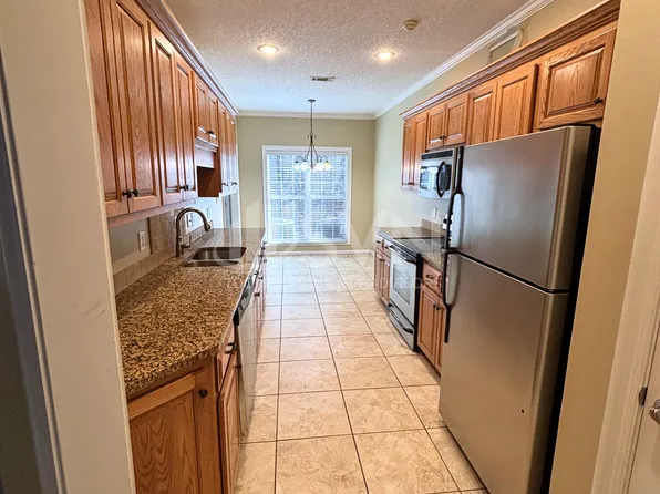 1712 W Hill Ave APT D, Valdosta, GA 31601