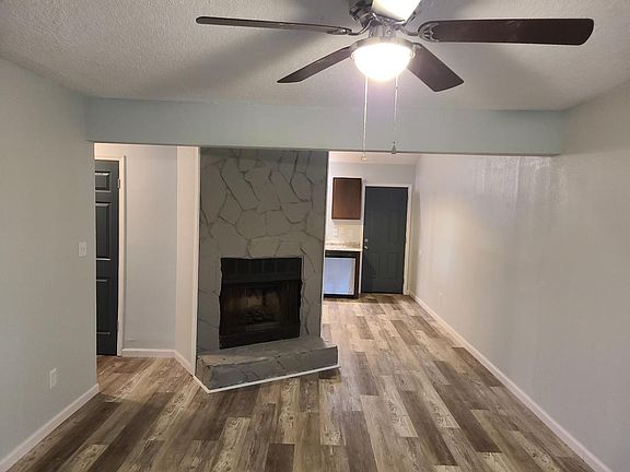 2nd image of 2711 Donley St