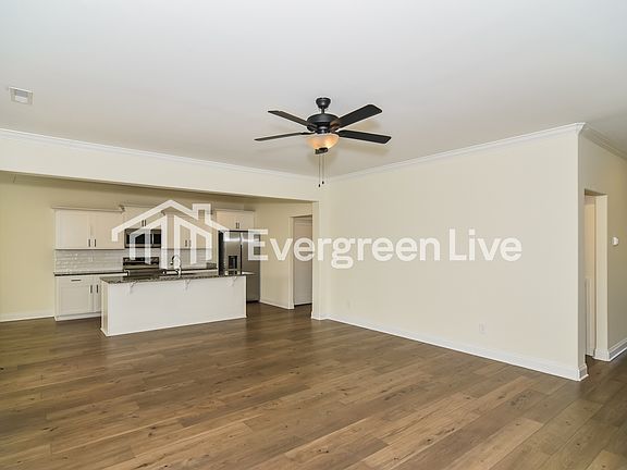 4th image of 235 Greenwood Dr