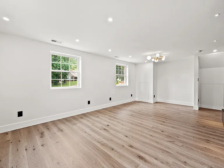 3017 S Hill St — Photo 39