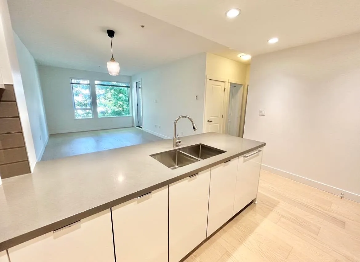 2 bed, 852 sqft, $3,200 — Photo 4