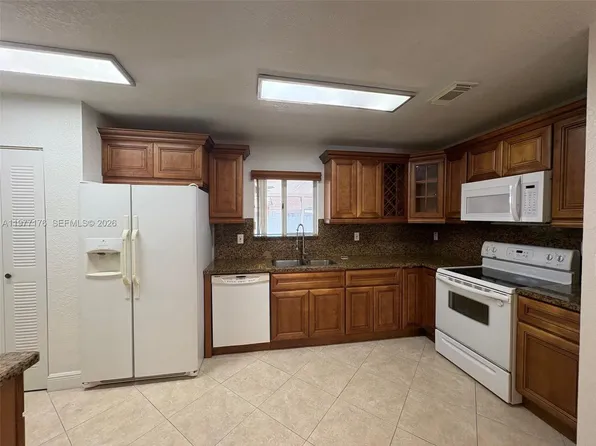 7664 NW 182nd Ter #105, Hialeah, FL 33015