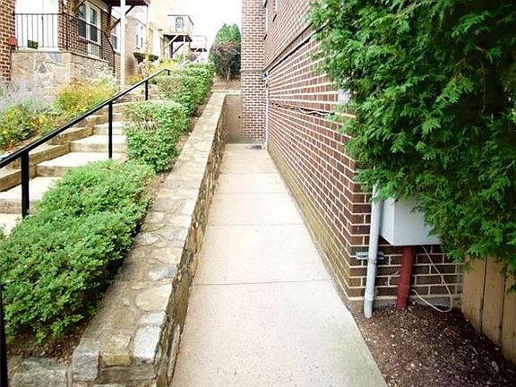 2nd image of 380 N Broadway APT C7