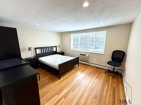 4th image of 197 Kent St APT 31