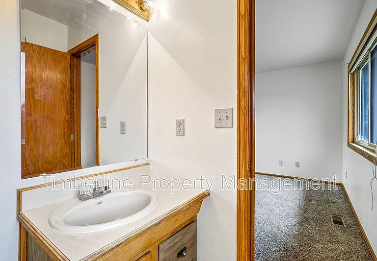 17960 Bakers Farm Rd — Photo 34