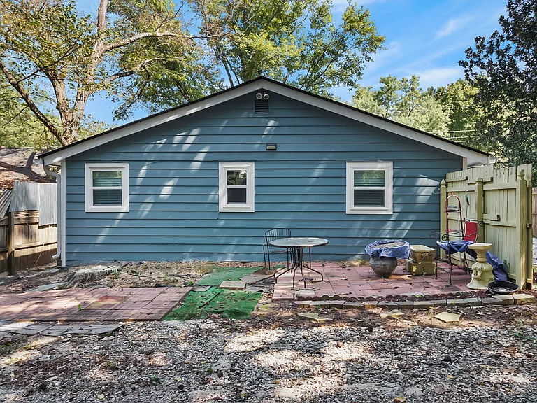 1135 Hillcrest Dr SE — Photo 30