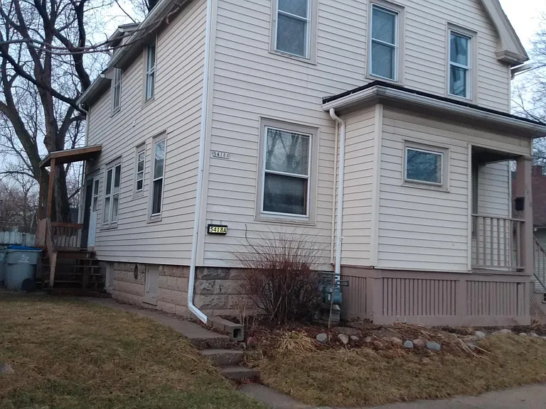 Exterior of 5418A. Garfield Ave