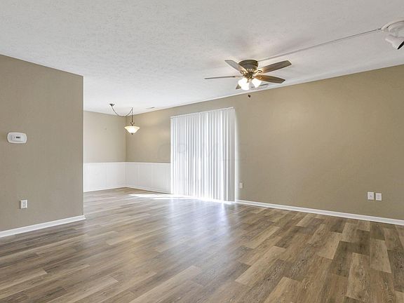 4th image of 625 Country Club Dr APT E3