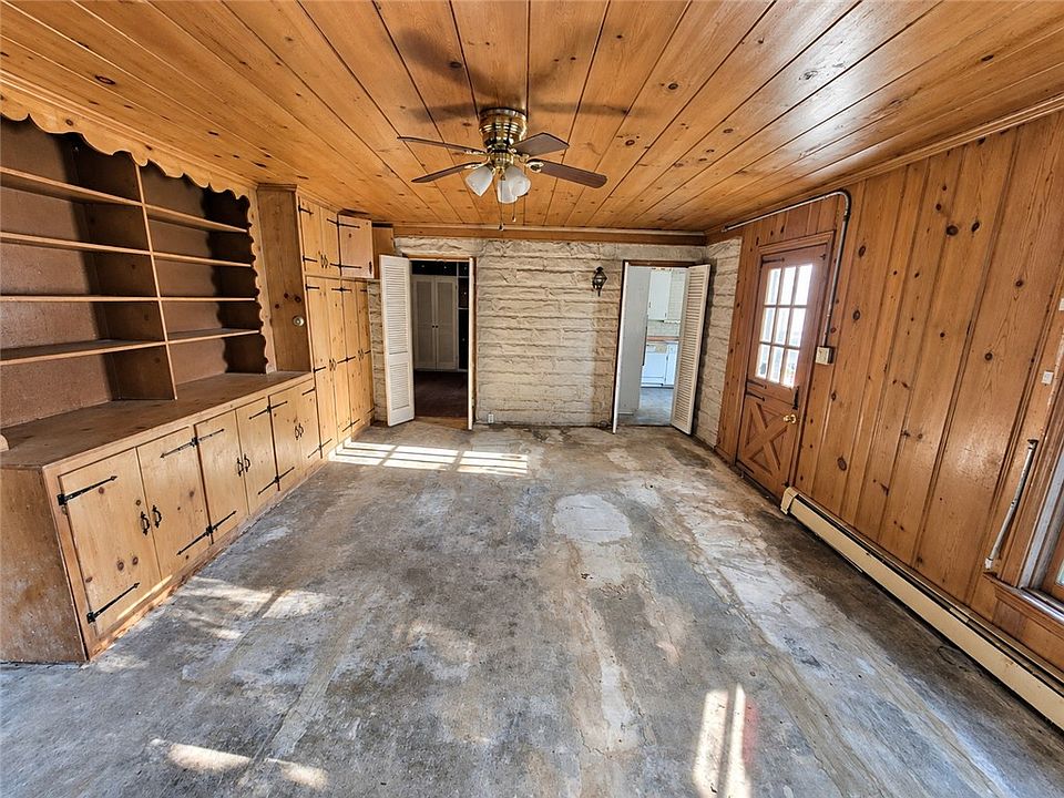 7th image of 308 W Hudson Ave
