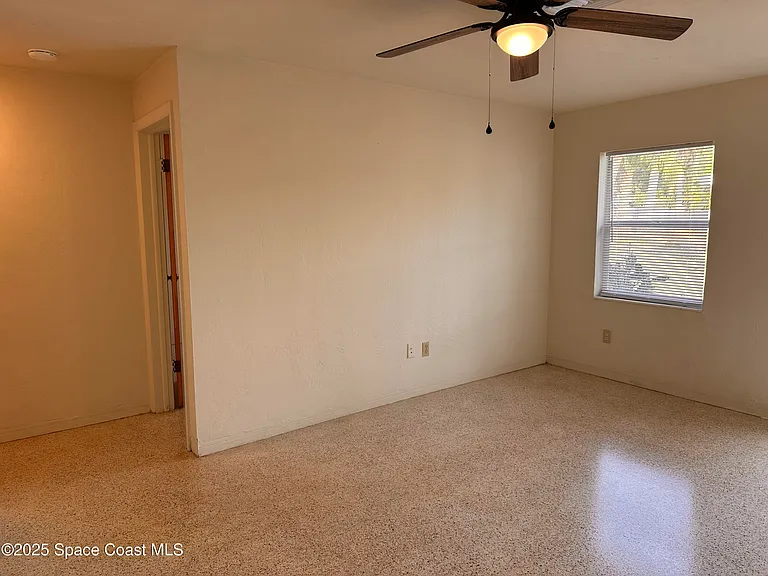140 Niemira Ave — Photo 2