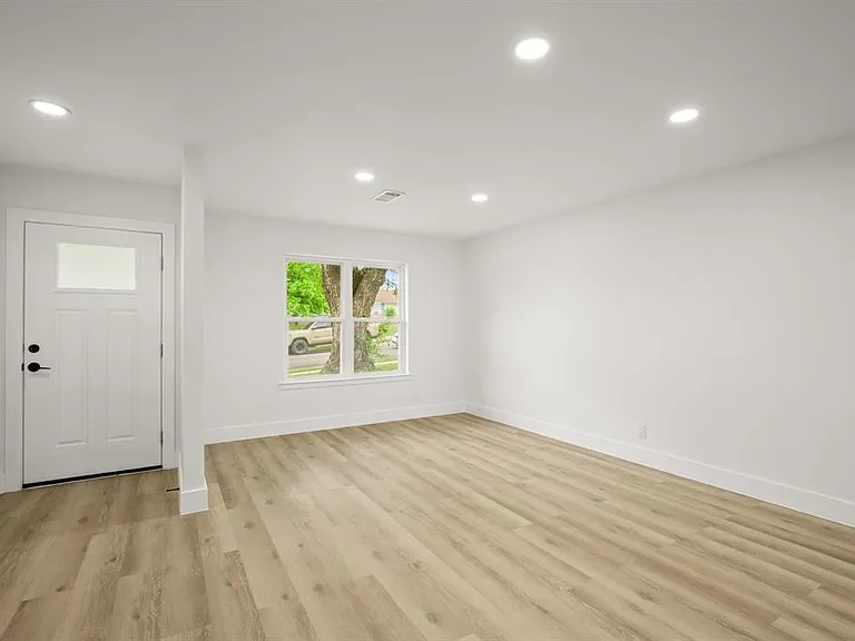 9006 Lodge Ct — Photo 10