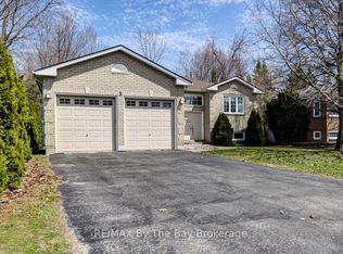 3 Evergreen Cres, Wasaga Beach, ON L9Z1B6