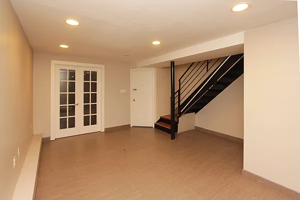 Rented by Nooklyn NYC LLC | media 76