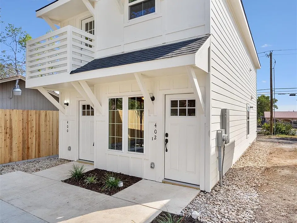 2002 W 2nd St #402