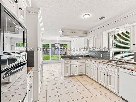 4th image of 15907 Spring Forest Dr