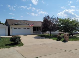 3 Iron Hill Ct, Saint Clair, MO 63077