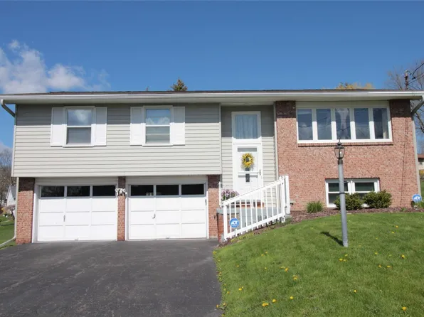 1127 Arnold Dr, Endicott, NY 13760