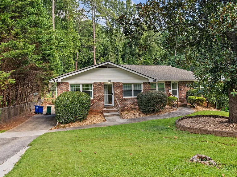1362 Willivee Dr #B — Photo 2