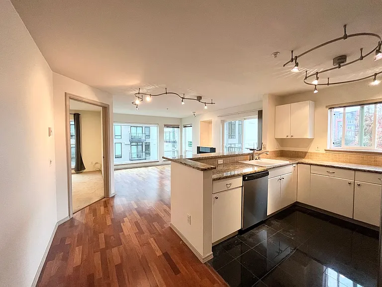 323 Queen Anne Ave N #316 — Photo 12