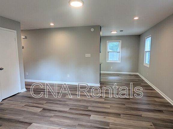 3rd image of 838 Wilson Cir