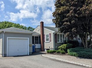 170 Selma St, Cranston, RI 02920