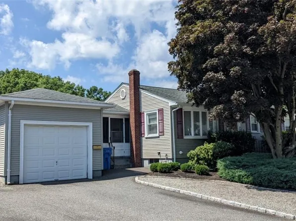 170 Selma St, Cranston, RI 02920