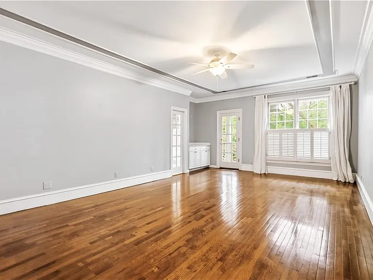 430 W Wesley Rd NW — Photo 49
