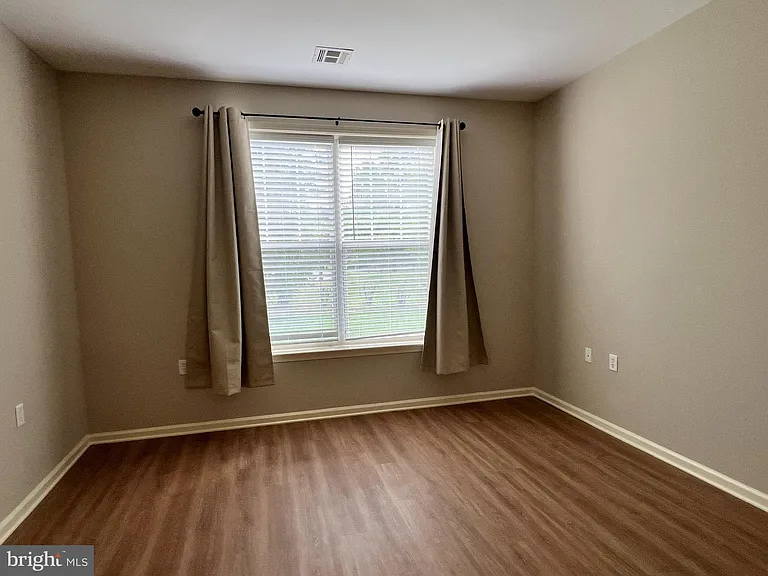 212 Masterson Ct — Photo 11