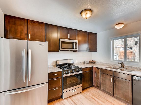 3rd image of 307 Teal St