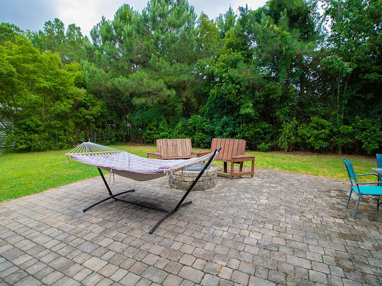 4 Gresham Ln — Photo 44