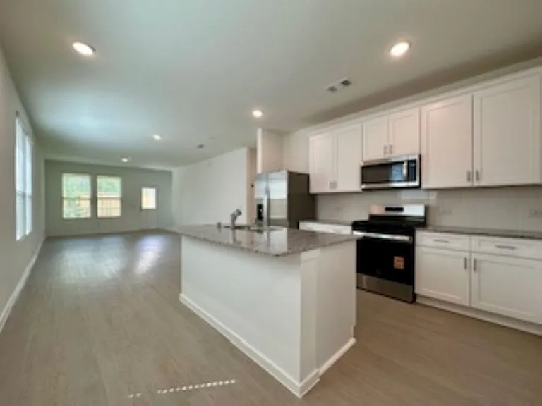 500 Kinglet Dr — Photo 4