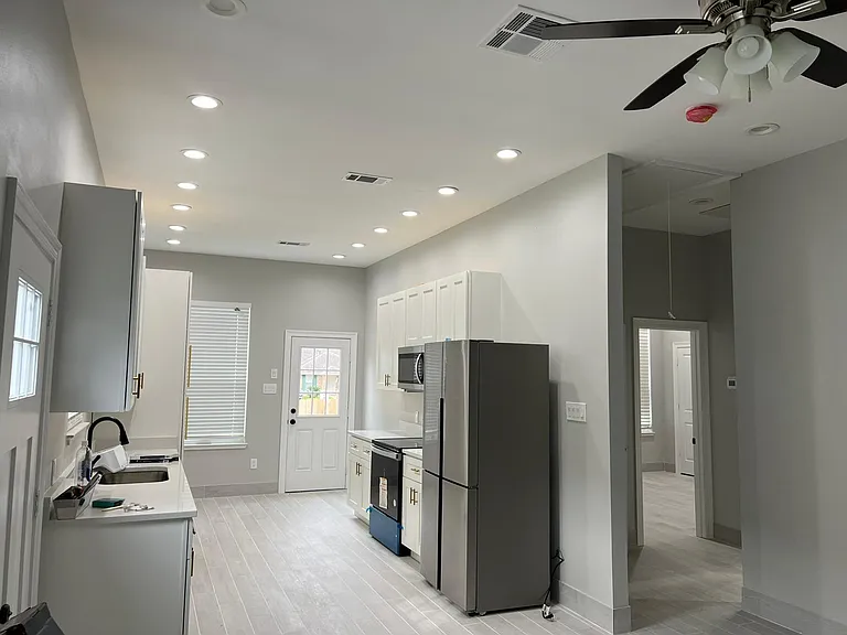 8539 Valor Dr — Photo 4