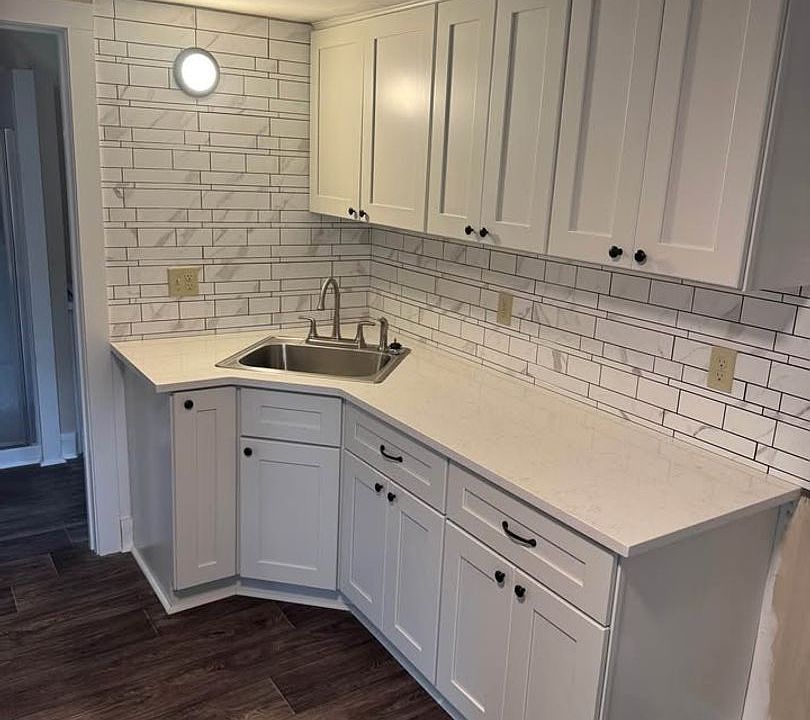 1st image of 599 W 1st St