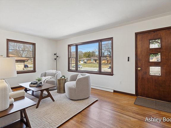 4th image of 1435 Seymour Ave NW
