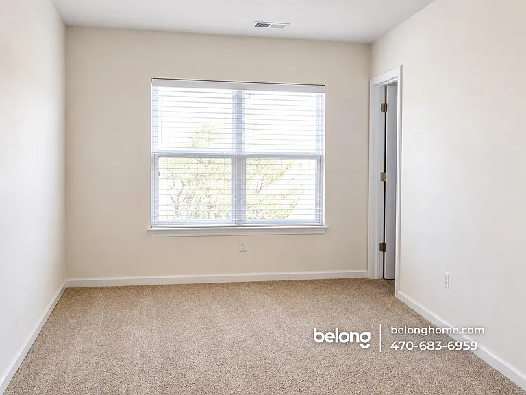 1429 Liberty Pkwy NW — Photo 5