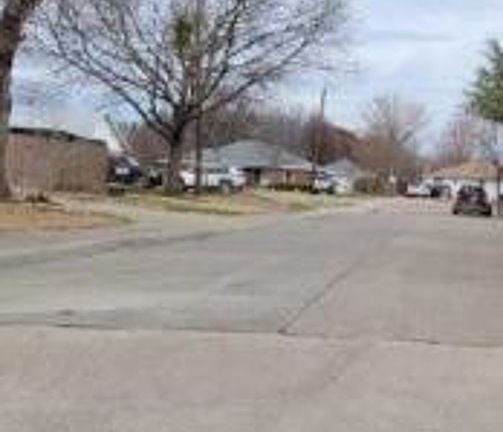 Exterior Neighborhood (street photo)
