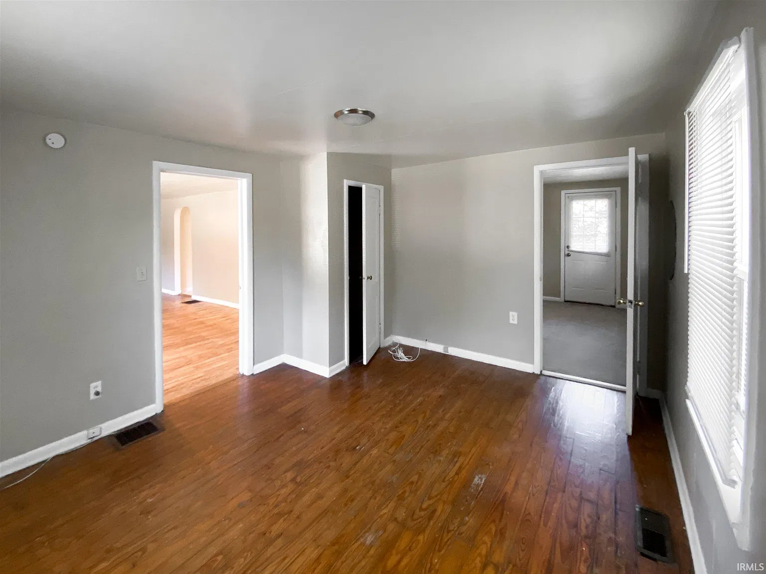 4 bed, 2.0 bath, 1136 sqft, $2,700 — Photo 4