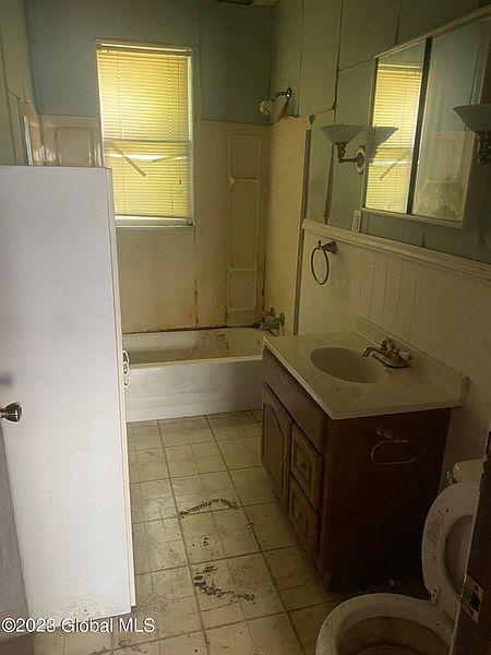 5th image of 60 Pulaski Street