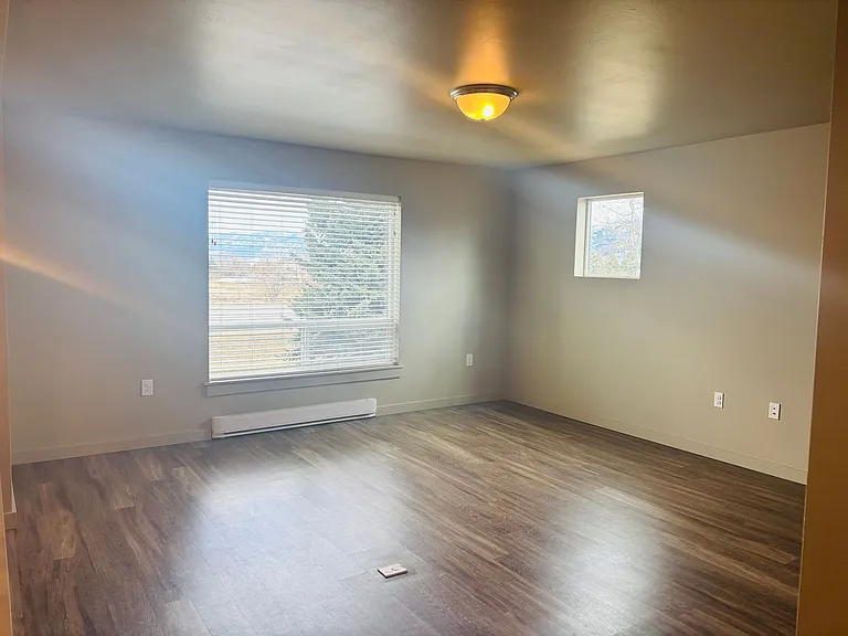 4845 Golden Gate Ave — Photo 4